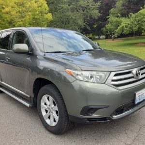 2012 TOYOTA HIGHLANDER 4WD (under 59k miles)